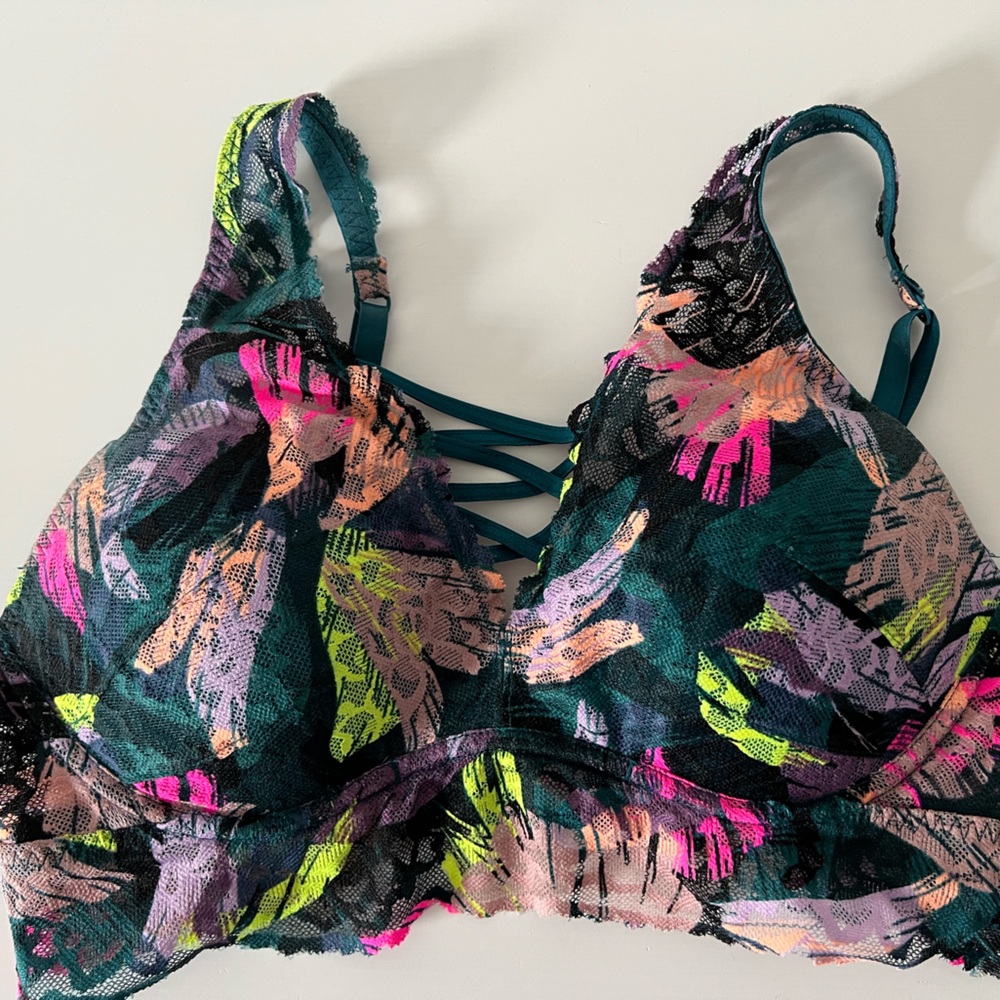PINK Victoria’s Secret bralette